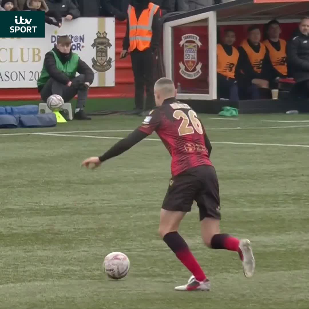 32-year-old Non-League centre back doing this skill on a Premier League player... This is FA Cup heritage.
