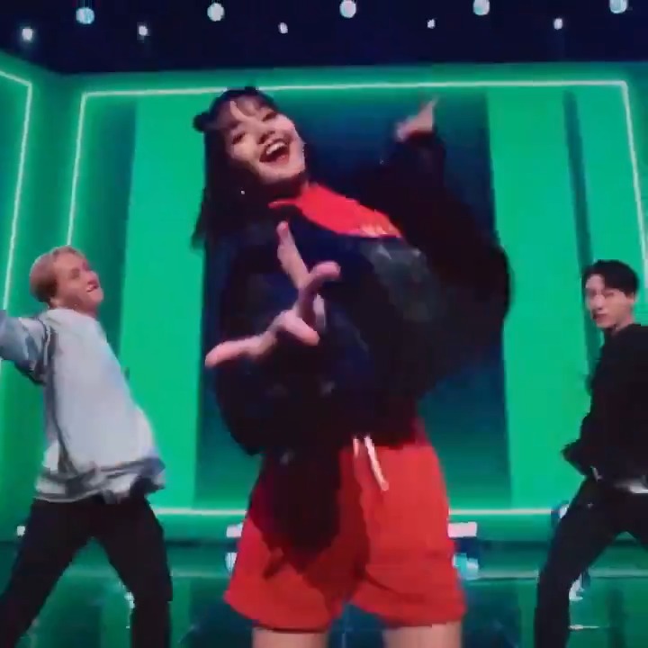 missing MAIN DANCER LISA real bad