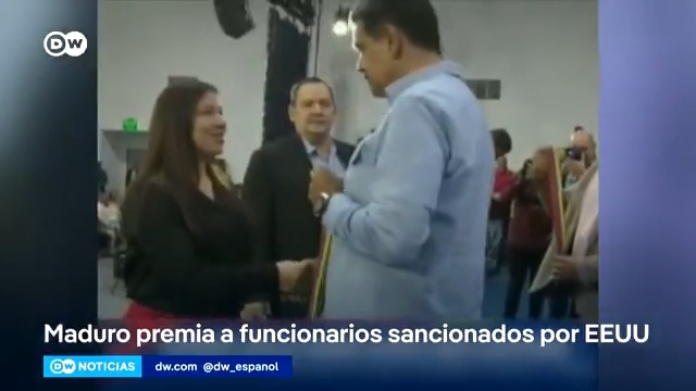 Maduro: #Venezuela se prepara con Cuba y Nicaragua para "tomar las armas" Un día después de asumir su controvertido tercer mandato, #NicolasMaduro afirmó que su país se prepara junto con #Cuba y #Nicaragua para "tomar las armas" y, de ser necesario, defender "el derecho a la paz". /ab