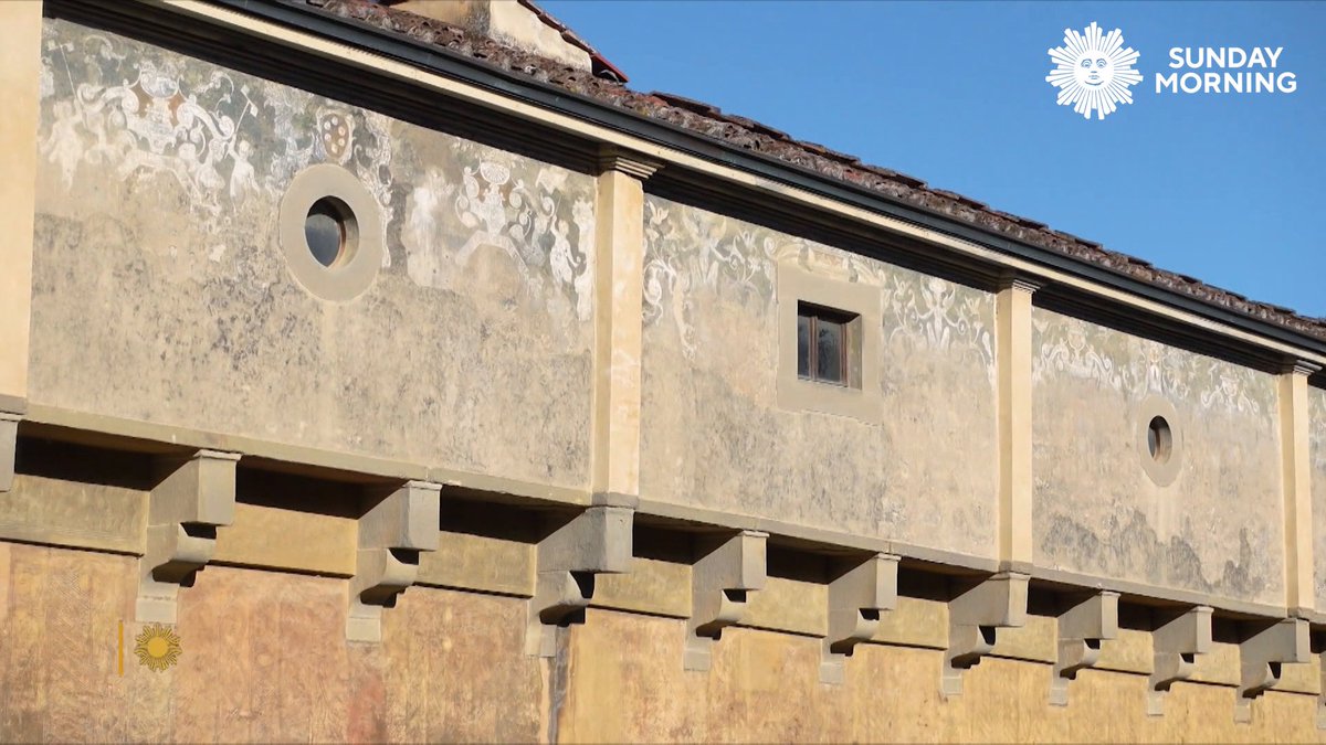 Built for security reasons by the Medici family, the Vasari Corridor is a half-mile-long corridor running through the very heart of Florence. After the completion of renovation work, this exclusive secret passage for VIPs has been reopened to the public.