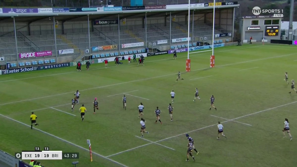What an offload from Maher 👏 Bristol Bears Women 🐻 are looking like a seven's team in the West Country Derby! A brilliant offload from Ilona Maher sets up Meg Varley for her first try of the season 🔥 #EXEvBRI | Premiership Women's Rugby