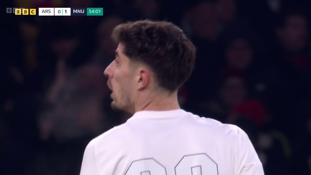 'He took a risk!' A second yellow card for Diogo Dalot and he's off! Watch the FA Cup on BBC iPlayer and the BBC Sport App #BBCFootball #BBCFACup #FACup