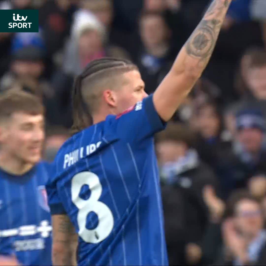 A sweet sweet strike from Kalvin Phillips 😍 #ITVFootball | #FACup