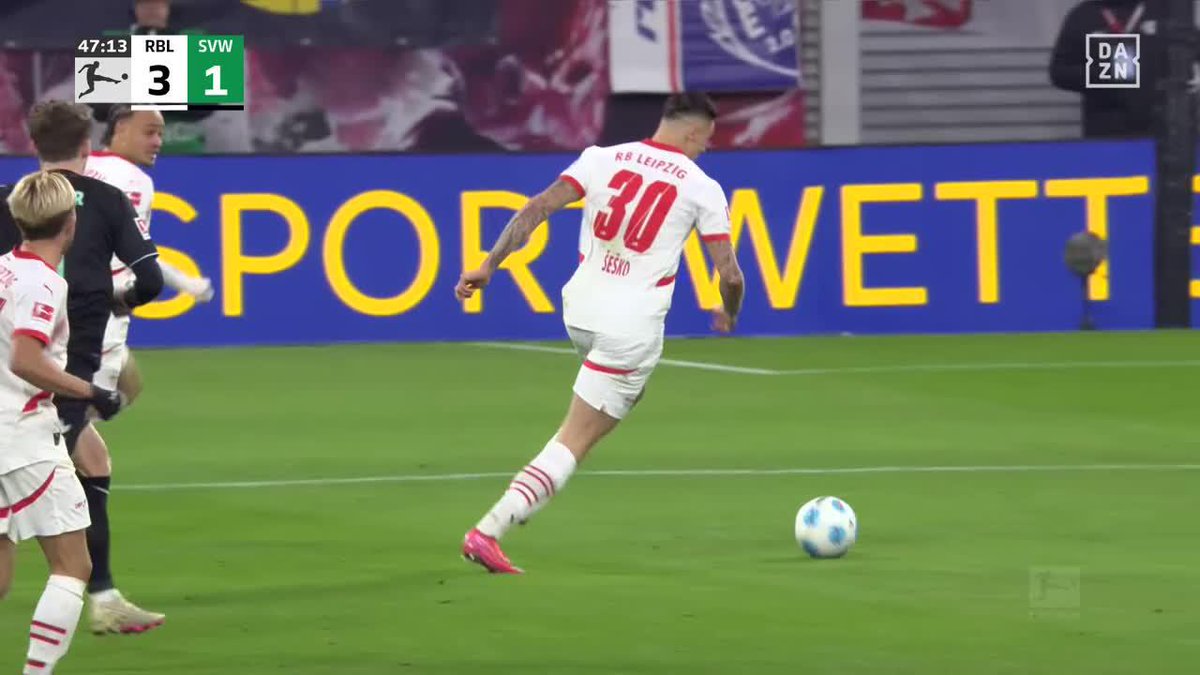 Os presentamos 'El golpeo perfecto', una obra de Benjamin ล eลกko ๐ฟ LOCURA. #BundesligaEnDAZN ๐ฉ๐ช