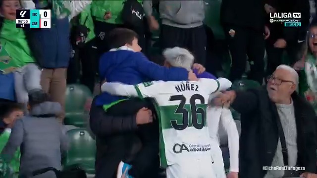 🤪 𝐋𝐥𝐞𝐠𝐚 𝐥𝐚 𝐥𝐨𝐜𝐮𝐫𝐚 Este Elche Club de Fútbol va muy en serio. #LaCasaDelFútbol #LALIGAHYPERMOTION