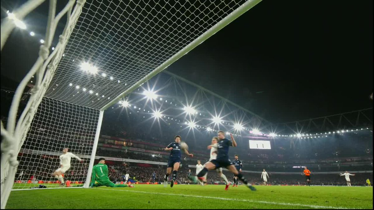 Unreal clearance by De Ligt to save the game for Man United 👏