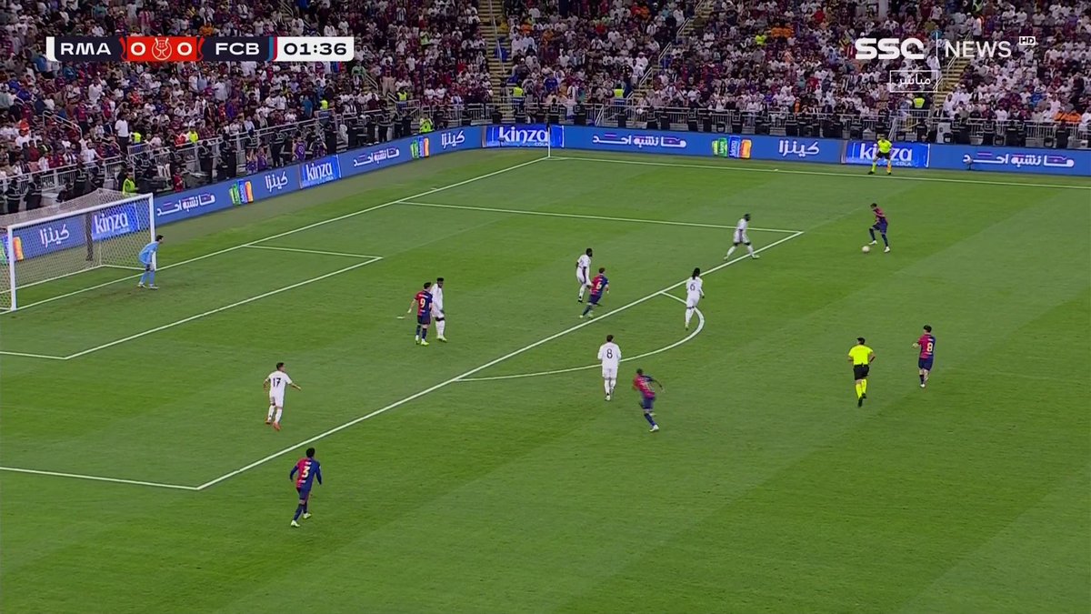 تهديد برشلوني أول.. تسديدة من يامال وكورتوا يتصدى 🧤🔥 #السوبر_الإسباني_بجدة #ريال_مدريد_برشلونه | #SSC