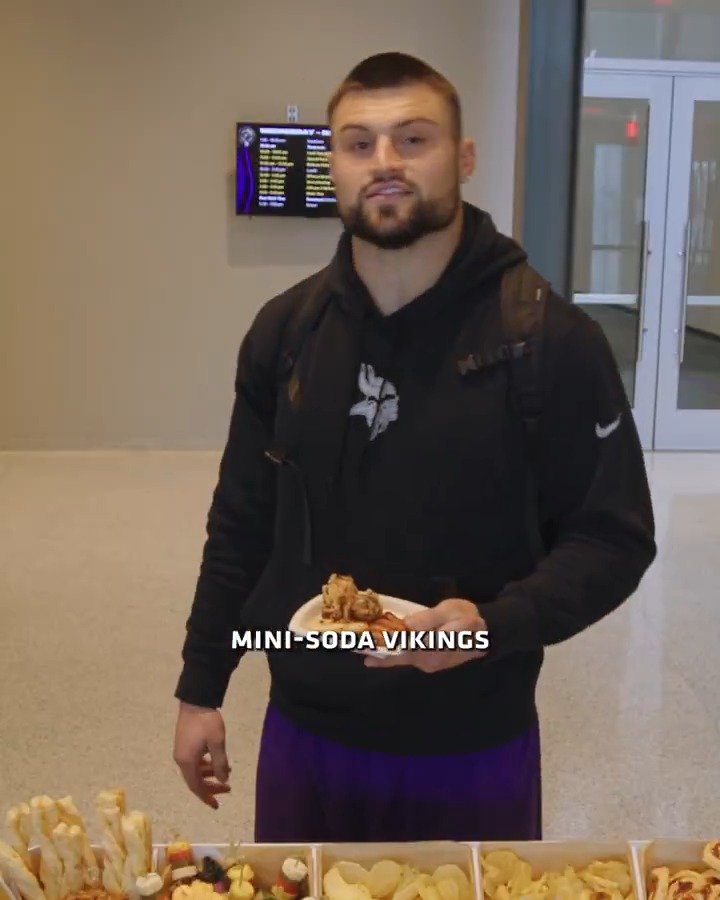 It’s a Mini-Soda Vikings battle and the stakes have never been higher. Who will win the ultimate snack championship? 🥤: @Pepsi