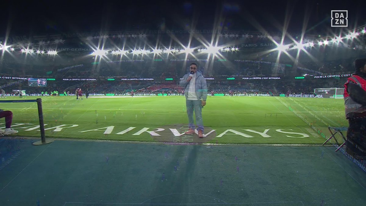 Nahir au Parc des Princes avant le match face à l’ASSE. 🎶🏟️ 🎥 DAZN France