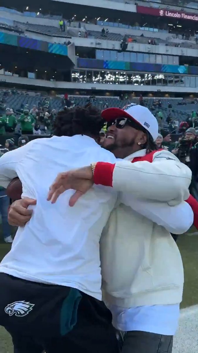 .Desean Jackson showing love to C.J. Gardner-Johnson pregame 💚🦅 📺: #GBvsPHI – 4:30pm ET on FOX 📱: Stream on NFL+