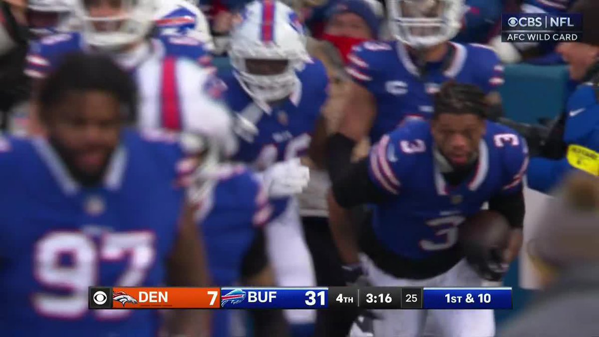 Damar Hamlin celebrating with all of Buffalo