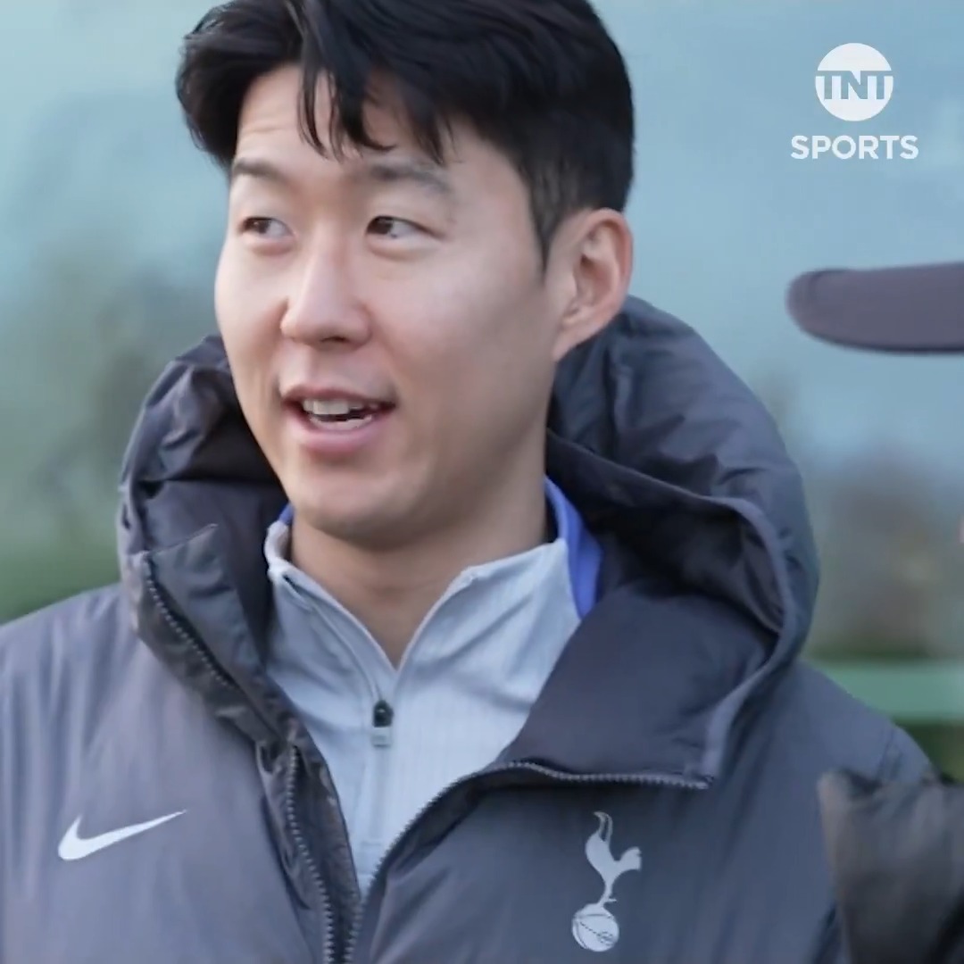 "I didn't want to ruin the conversation." 🔇 Son Heung-min chats us through that viral microphone moment... 😅