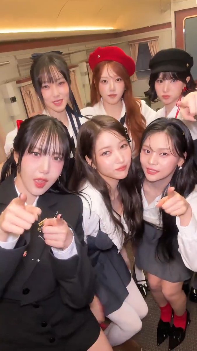 기적처럼 다시 만났어──☆✿✿✿✿✿✿ 🔗 🔗 🔗 #여자친구 #GFRIEND #우리의다정한계절속에 🧭