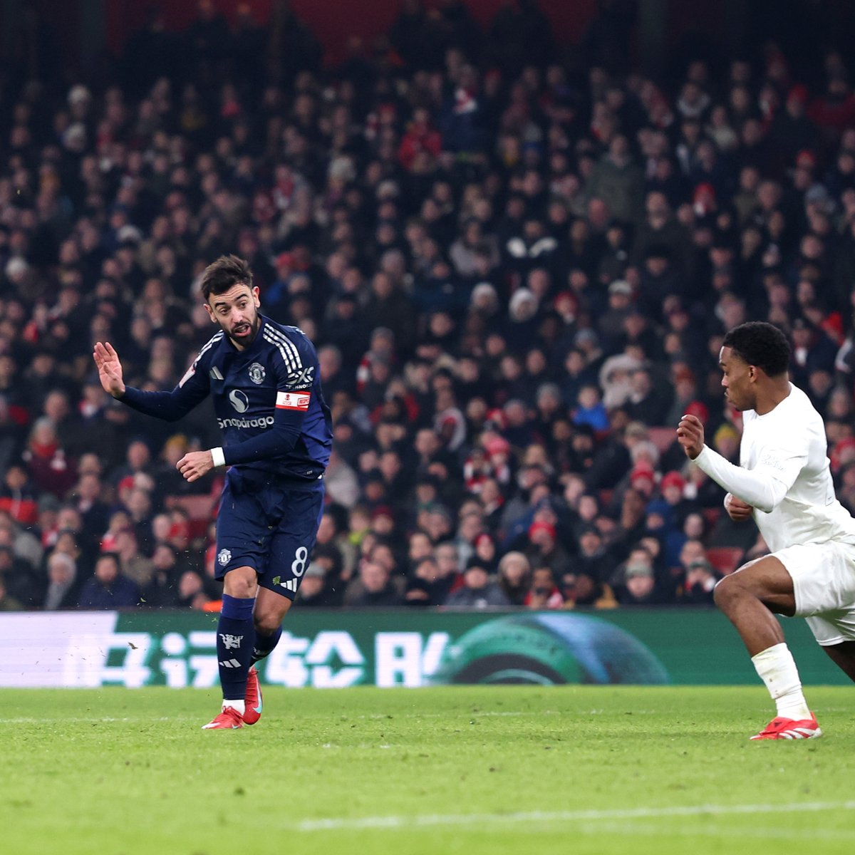 This Bruno Fernandes technique 👌💯 Highlights from yesterday's game are now live ⬇️ #MUFC || #FACup