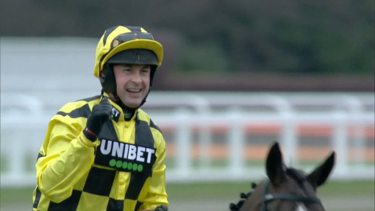 Remembering a classic Clarence House Chase 💛🖤 Rest in peace, Shishkin #ITVRacing