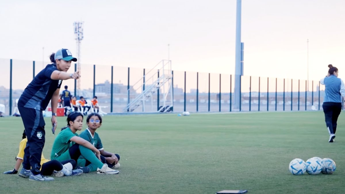 โฝ๏ธ La celebraciรณn de la Supercopa impulsa el crecimiento del fรบtbol femenino en Arabia Saudรญ. โก๏ธ ๐ธ๐ฆ Tรฉcnicos espaรฑoles como Ecube ยฎ o Lluรญs Cortรฉs llevan aรฑos trabajando con jugadoras de base y de รฉlite en el paรญs asiรกtico. โน๏ธ #superSupercopa