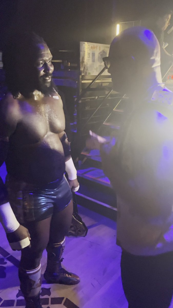 Oba Femi 🤝 The Rock Just the #WWENXT Champion chopping it up with The People's Champion! 🙌 #NewYearsEvil
