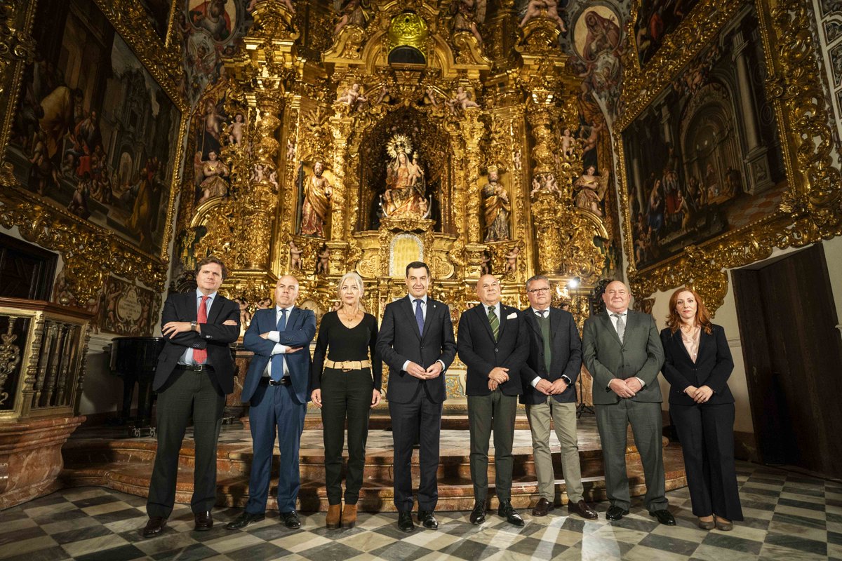 El arte sacro es parte fundamental de nuestra identidad y del progreso de #Andalucรญa. Por eso, esta actividad artรญstica cuenta con nuestro apoyo en una nueva convocatoria de ayudas. Trabajamos con buena sintonรญa junto al Asociaciรณn Gremial de Arte Sacro de Sevilla.