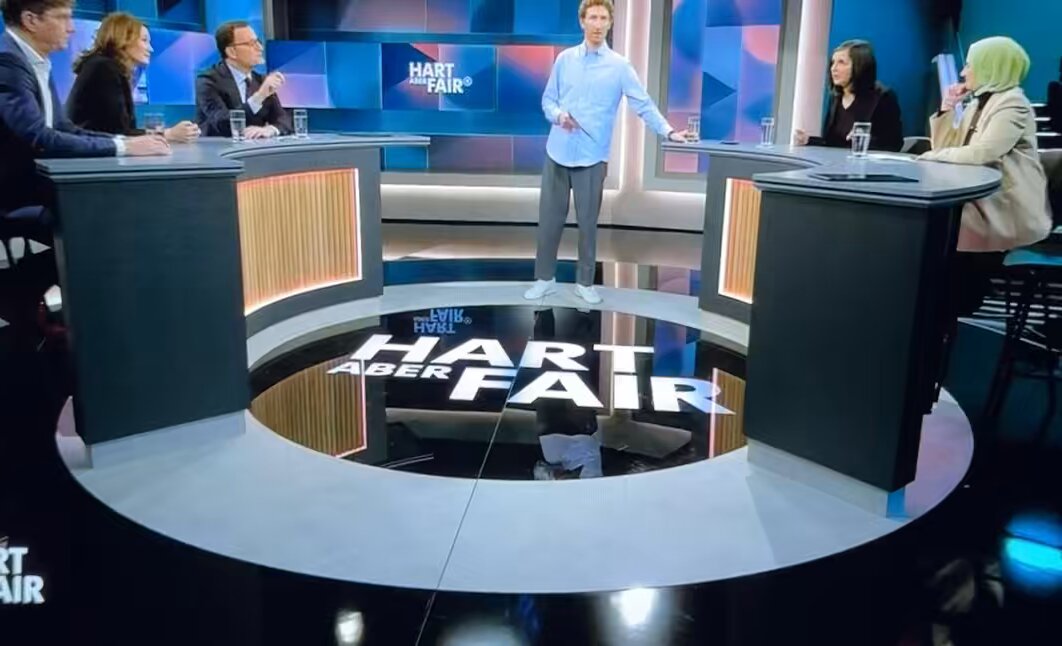 Katrin Göring-Eckardt bei #hartaberfair mit der Bus-Lüge: „in vielen deutschen Städten würden ohne Syrer keine Busse mehr fahren.“ Ich glaube nicht, dass sie intellektuell noch erreichbar ist. Ihr Hass auf Deutschland hat ihren Verstand zur Gänze gefressen.