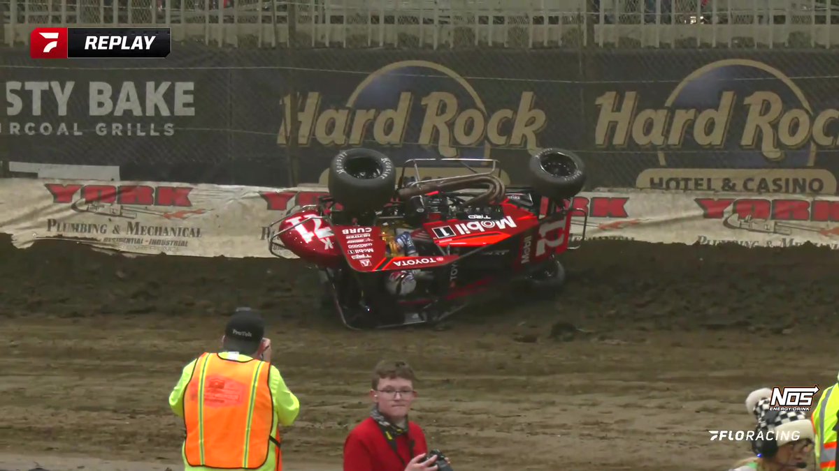 💥 Trouble for one of Monday's favorites, Cannon McIntosh upside down in his Heat Race at the #ChiliBowl presented by NOS Energy Drink!