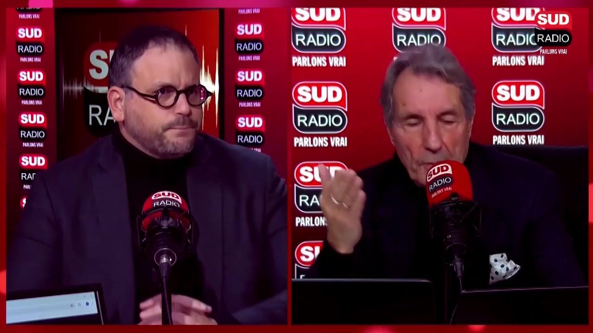"Oui, les antivax ont contribué à multiplier le nombre de morts (...) Le vaccin, c'est l'outil le plus basique de prévention" pour Aurélien Rousseau