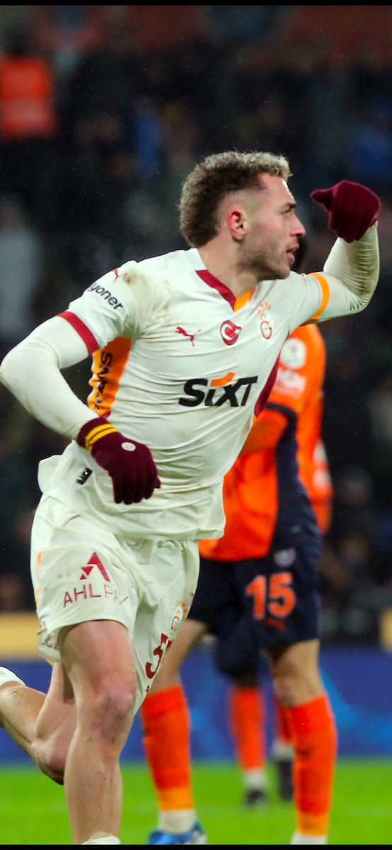 Nefis paslaşmaları, düzgün bir vuruşla gole çevirdi! 🔥 BAY GOL! 🤩