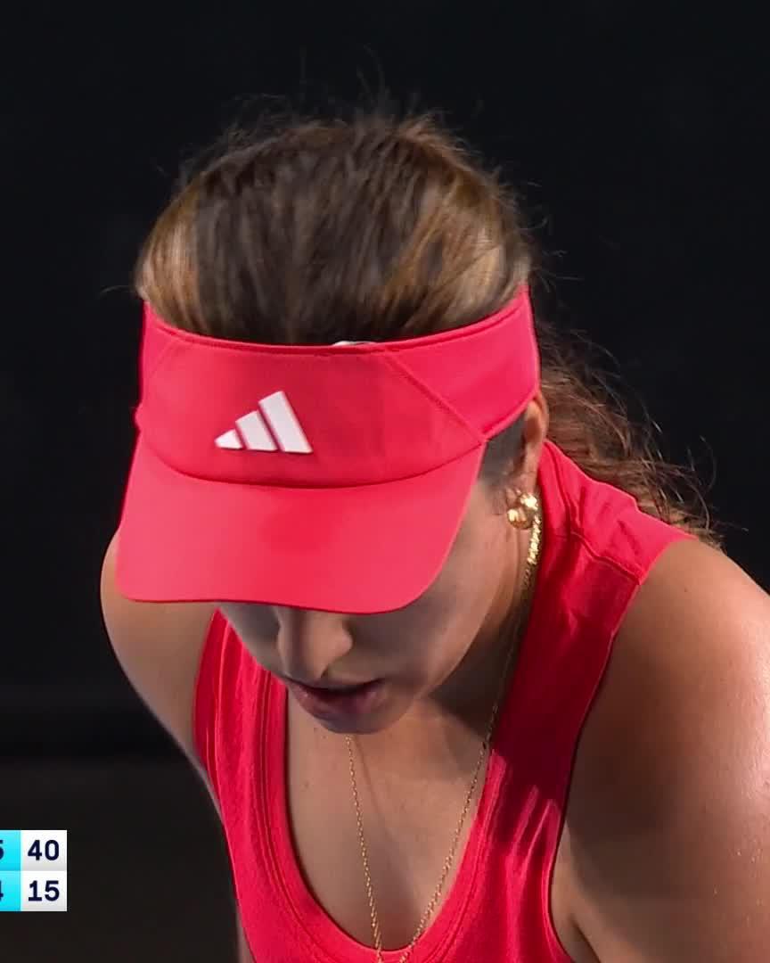 #AusOpen | ¡SI CAMILA SI 😍! TRIUNFAZO en Australia Camila se lleva la victoria en un duro juego de casi 3 horas para avanzar a la 2ª fase del Grand Slam. - C. Osorio [59-🇨🇴] 6/4 6/7 6/4 M. Sakkari [30-🇬🇷] Seguimos adelante. ¡VAMOS CAMILA 💛💛💙❤️!