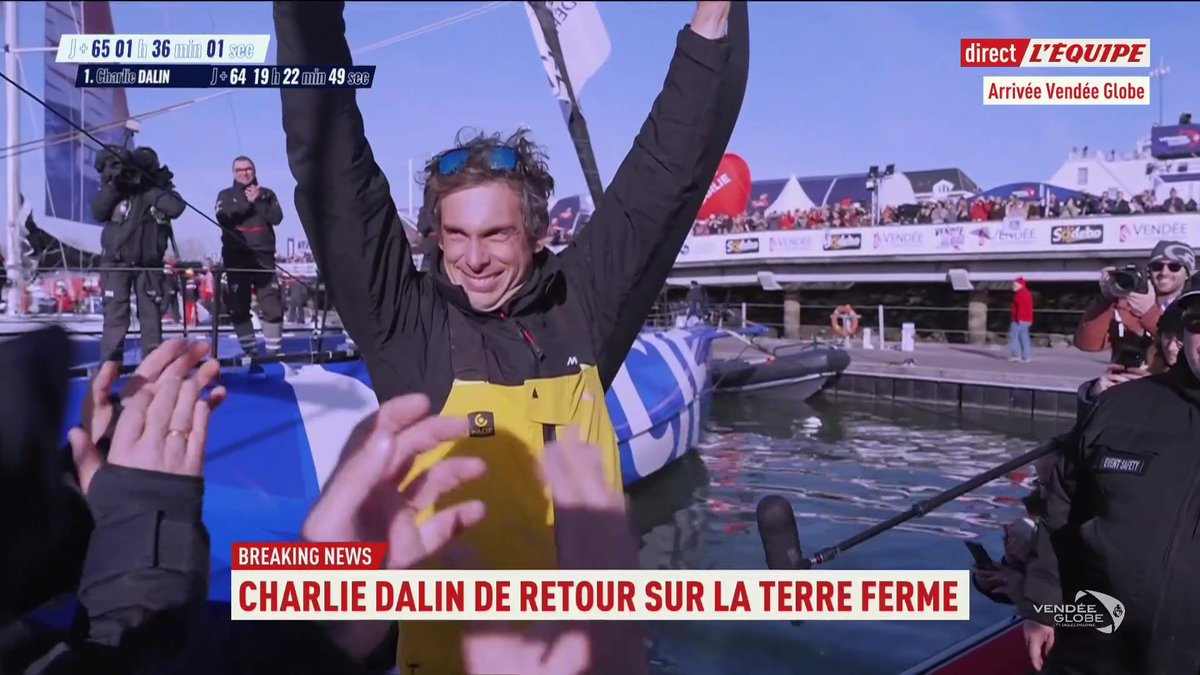 C'est fait, Charlie Dalin est de retour sur la terre ferme ! 👀 #VendéeGlobe