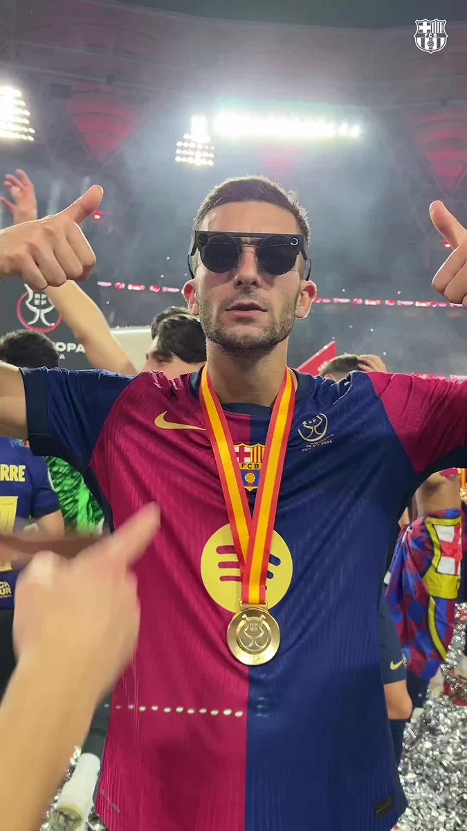 POV: You’re celebrating Barça’s victory with the champions themselves.