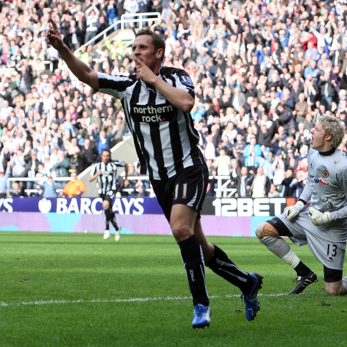 “Signed on a free, from Germany…” 🎶 Peter Lovenkrands against Wolves! 🔙