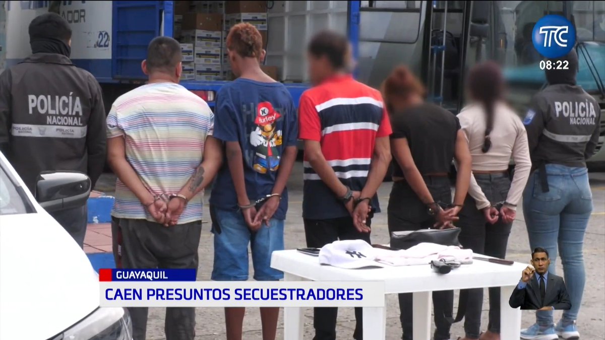 Personal de la Brigada Anticriminal de la Policía Nacional frustró un intento de secuestro a un taxista informal en el bloque 10 de Bastión Popular. Los uniformados, que realizaron un operativo en la zona, identificaron la situación y actuaron de inmediato, logrando liberar al conductor y prevenir el delito. - Más noticias en