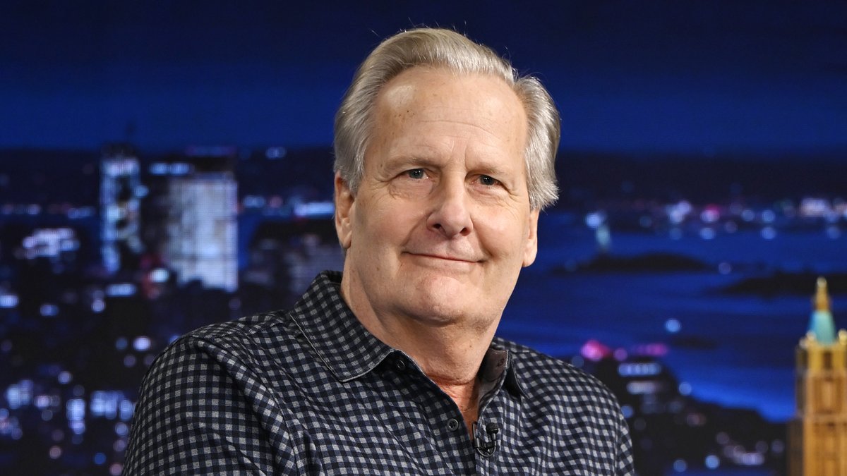 Jeff Daniels breaks out the guitar to sing a song about The Curse of Bobby Layne on the Detroit Lions! #FallonTonight