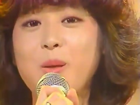 💘風は秋色(1981年1月15日放送) 「裸足の季節→青い珊瑚礁→風は秋色」の流れを今更ながら感じられます。 初期のリミッター無しのパワフル♪笑顔♪歌唱。 #松田聖子