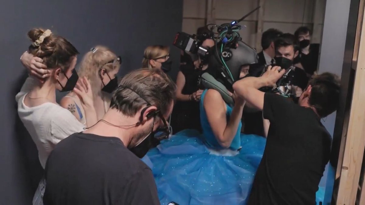 if coralie fargeat isn’t nominated for best director i honestly don’t know what we’re doing.