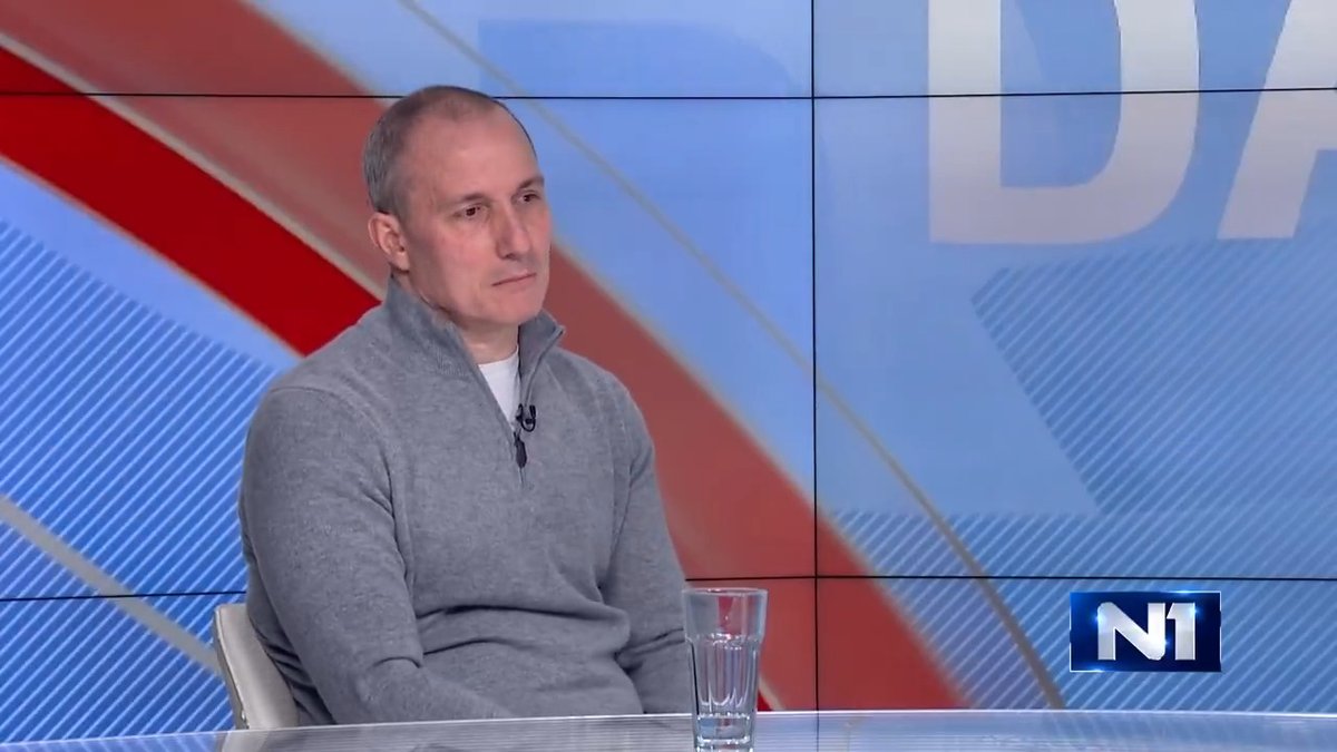 “Zašto RTS radi sve što radi u poslednja dva meseca? Ovo je jedna vrlo niska objava, dosta naivna. Porediti srpske glumce sa Hamasom je ako ništa drugo – trivijalno. Nije to ni prvi put, ali je sada jasno da su karte otvorene, jasno je ko sedi na kojoj strani”, rekao je glumac Miloš Timotijević gostujući u #DanUživo sa Maja Dragić 🍓