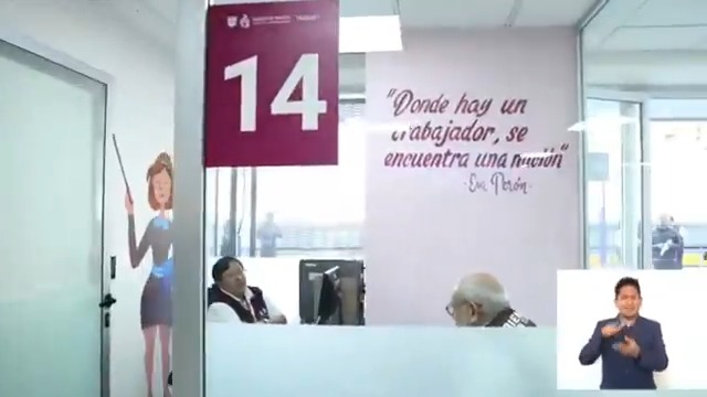 “Hay que ponerse en el lugar de las personas que no tienen empleo” 💬 Hoy es un gran día para la Ciudad de México. 🌟 Nuestra #JefaDeGobierno, Clara Brugada Molina, presentó la Agencia de Empleo "Tecpantli Icpac", una puerta al trabajo digno y formal para todas y todos. 👨‍💻 ☝🏼 Este espacio de servicio a la población apoyará a quienes se encuentren desempleados, tengan una actividad informal o que por primera vez busquen un empleo. 🙋🏻‍♂️💼 En la #CapitalDeLaTransformación, ✨ el empleo es un derecho que se garantiza con acciones reales. 👷‍♀️