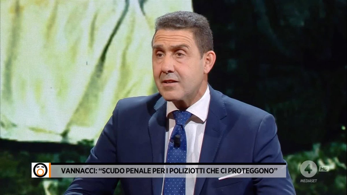 "Se uno attacca un carabiniere non si deve aspettare una risposta proporzionale. Sarebbe troppo facile fare il delinquente in questa maniera". Il Generale Roberto Vannacci a #Fuoridalcoro