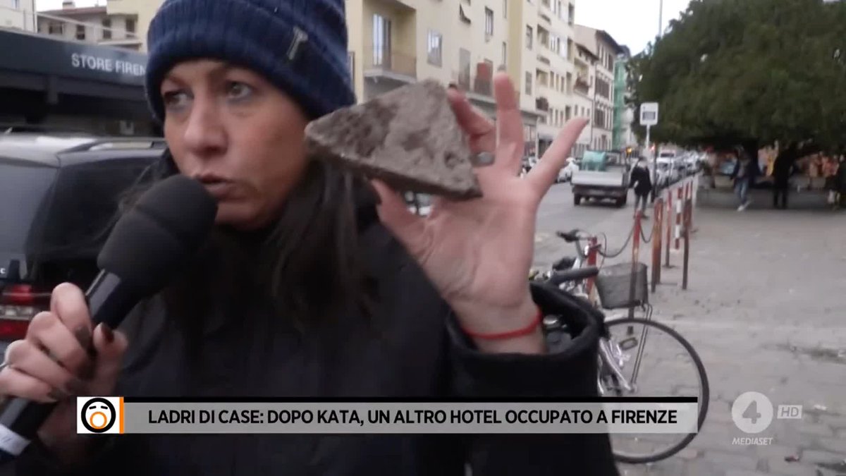 Mentre registravamo un servizio su un altro hotel occupato abusivamente da immigrati irregolari a #Firenze, la nostra troupe è stata aggredita. Il servizio di Chiara Giannini a #Fuoridalcoro