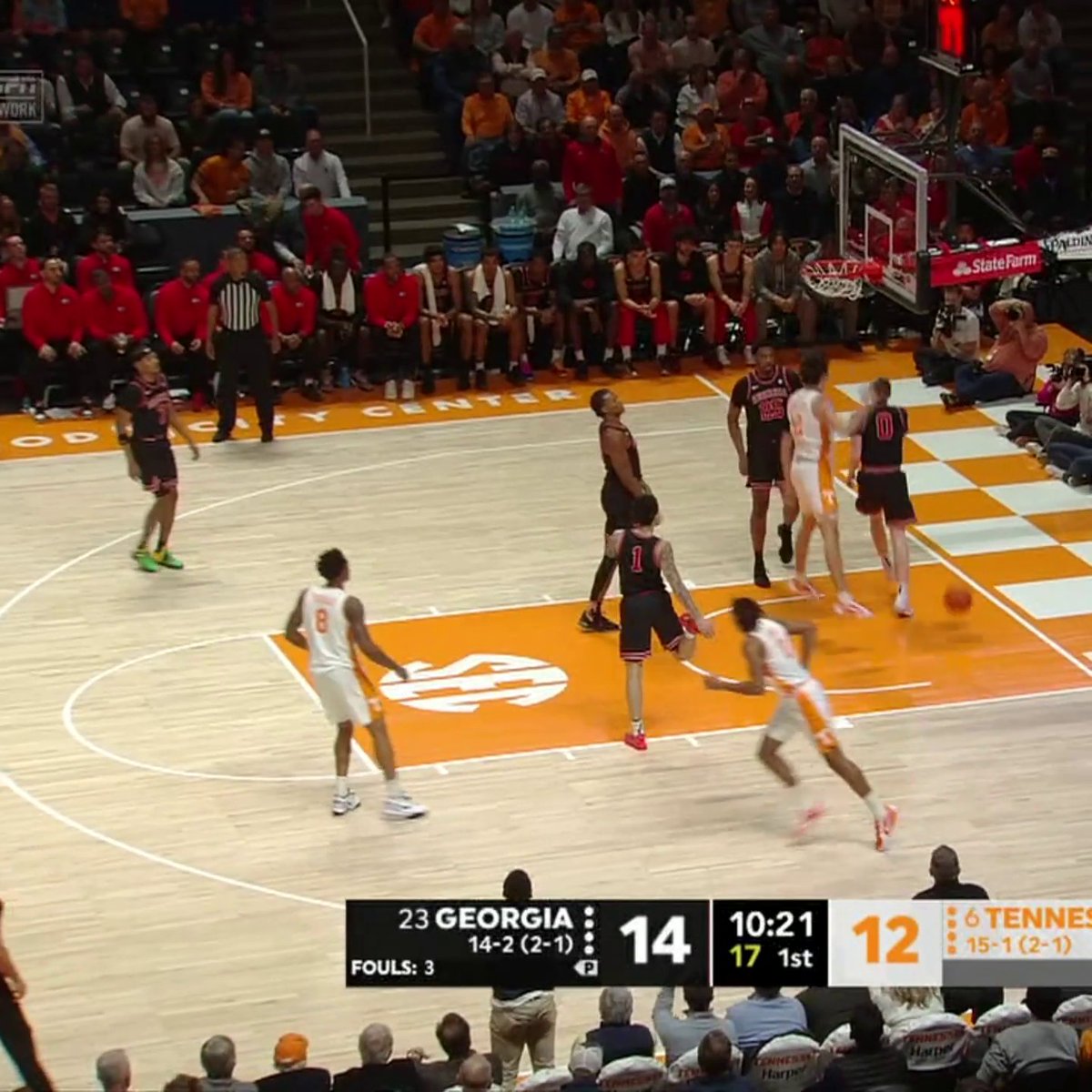 Cade Phillips dropped the hammer 🔨💥 Tennessee Basketball