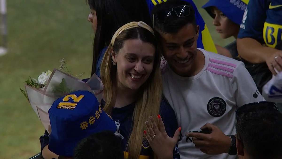 💍Todavía hay ROMÁNTICOS. 🔝Y qué mejor que pedirlo cuando JUEGA #BOCA.