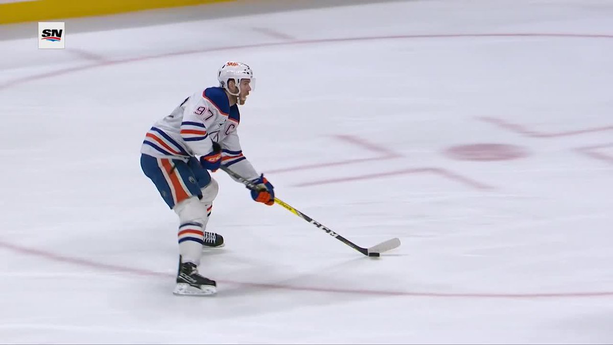 McDavid makes it look effortless 😮‍💨 #LetsGoOilers