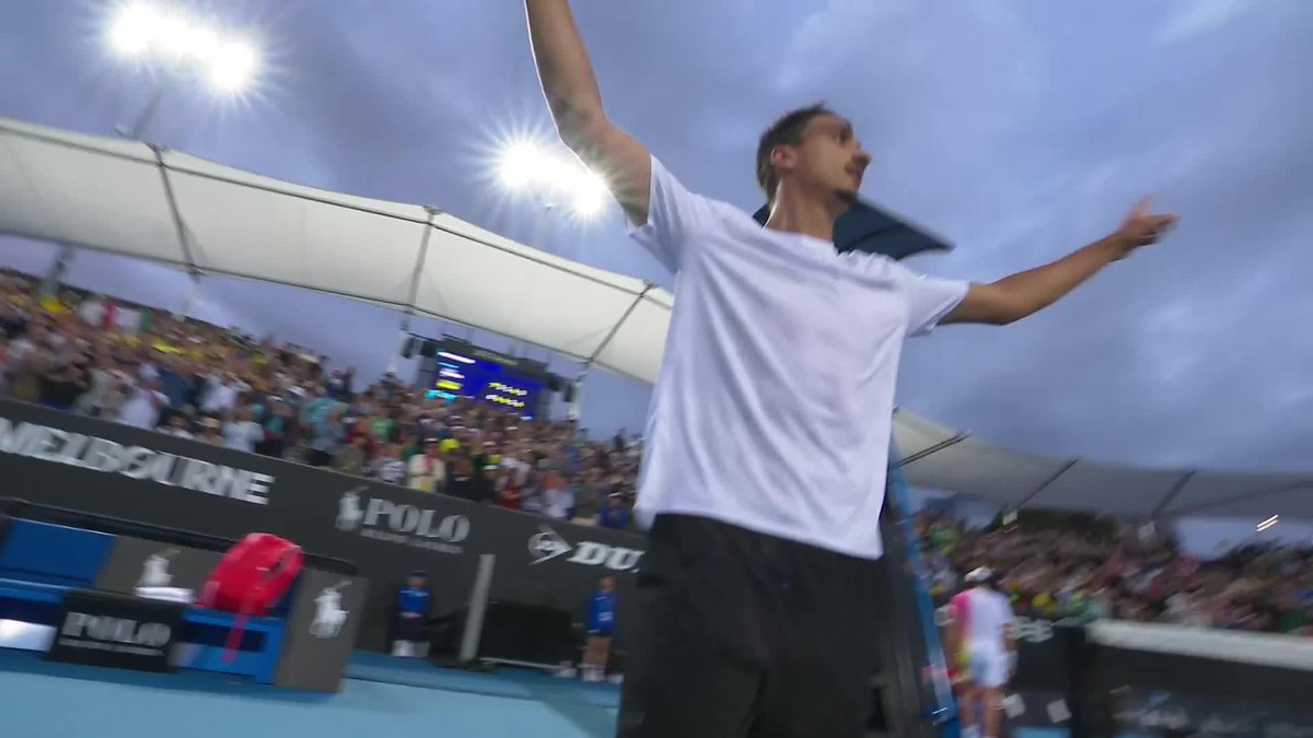 SONEGO SHINES ✨ Lorenzo Sonego outlasts Joao Fonseca in a five-set thriller to advance to the third round! 🇮🇹 Wide World of Sports • ESPN • @eurosport • WOWOWテニス • #AusOpen • #AO2025