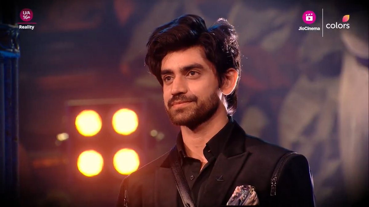 Bigg Boss 18 ke ghar mein badli inhone apni kahani. Kya hoga janta aur Avinash ka reaction jab dekhenge yeh inke hero banne ki journey. 🔥 Dekhiye #BiggBoss18 ColorsTV aur #JioCinema par. #BB18 #BiggBoss18onJioCinema #BiggBoss Salman Khan Avinash Mishra