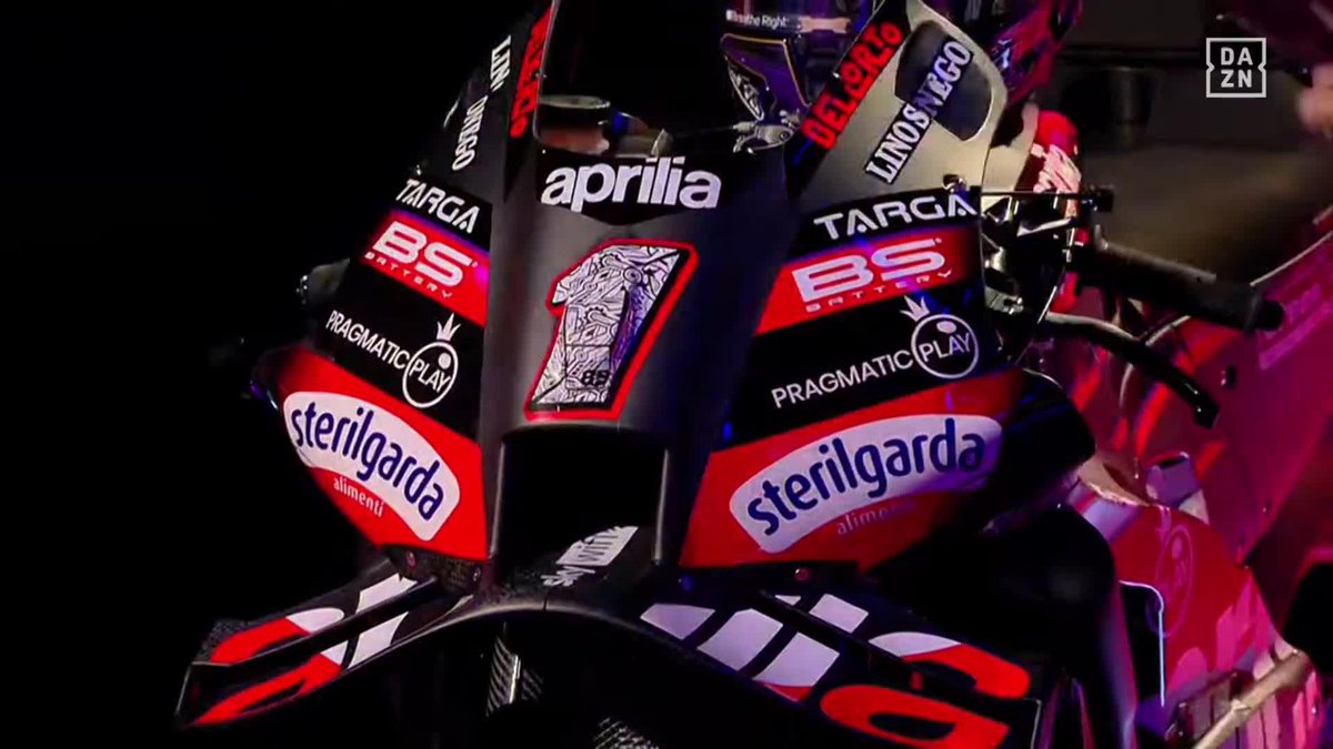 Y con el número 1️⃣... 𝐌𝐀𝐑𝐓𝐈𝐍𝐀𝐓𝐎𝐑 El campeón del mundo de MotoGP luce su nuevo número en la Aprilia RS-GP25 🔥