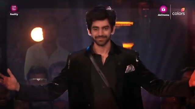 Apne personality aur unfiltered andaaz se khela tha inhone apna game. Kya hoga inka haal jab Finale Week mein janta pukaaregi bas inka hi name? 🔥 Dekhiye #BiggBoss18 Colors TV aur #JioCinema par. #BB18 #BiggBoss18onJioCinema #BiggBoss Salman Khan Avinash Mishra