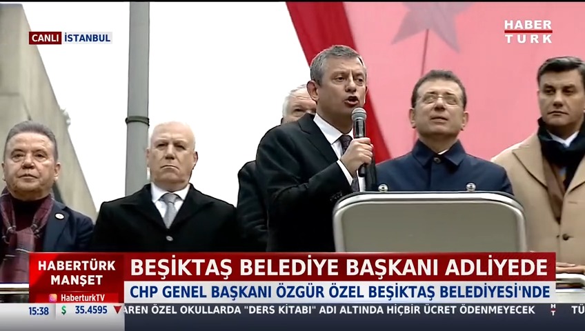 CHP Genel Başkanı Özgür Özel: Yargı oyunlarıyla CHP'li belediyelere girmeye çalışmak, el atmak ve itibar suikastı yapmak demokrasinin işi değildir.