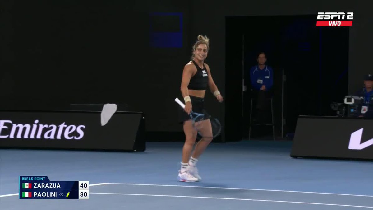 ¡ESTE PUNTO ES PARA VER MIL VECES! 🤯 IMPRESIONANTE lo que hizo 🇲🇽 Renata Zarazúa. 😍 🎾 ¡QUÉ LIIIIIIIINDOOOOOOO! Se despidió del #AOxESPN, pero nos regaló esta joya.