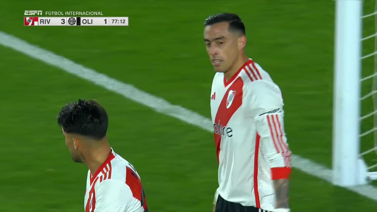Jugaste en Inglaterra, Arabia y México, cobraste contratos multimillonarios. Volviste todo roto y bajo de nivel a River, en vez de dar un paso al costado, te quedas a ROBARLE LA GUITA A TU CLUB. SOS UNA VERGÜENZA, CARADURA DE MIERDA Ramiro Funes Mori