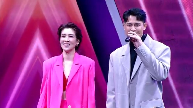 มีใครเข้าใจนี่บ้าง หน้ากำแพง : น้ำ รพีภัทร เชียร์ฑิ หลังกำแพง : อู๋ นวพล พิธีกร : ซี ศิวัฒน์ เมื่อเรามีกัน มีความฝัน มีดนตรี 😭😭