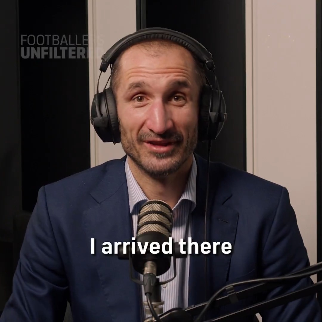 The professor: “You’re just another student.” The students: ‼️🤯🤳🤩🙌🫠 Giorgio @Chiellini’s university days sound anything but ordinary 😅